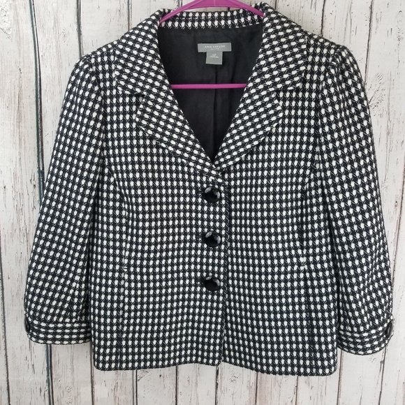 Ann Taylor Jackets & Blazers - Ann Taylor Petites 10P Black and White Blazer EUC